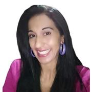 Professora de Letras, especialista em comunicação oral e escrita